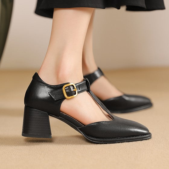 Scarpe con cinturino in Pelle
