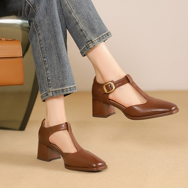 Scarpe con cinturino in Pelle